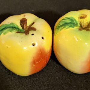 Apple Shaped Salt and Pepper Shaker Made in Japan